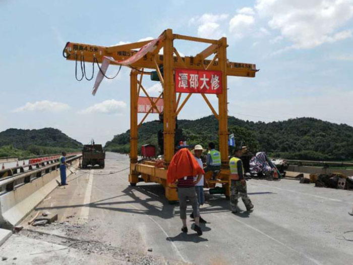 重型模塊智能拆模機